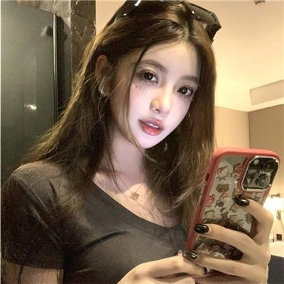 黑影窥窗